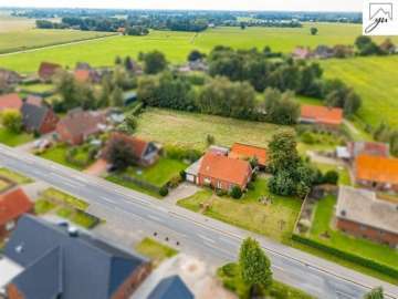 Solides Einfamilienhaus mit Nebengebäude und Landfläche in Coldinne, 26532 Großheide , Ostfriesl, Einfamilienhaus